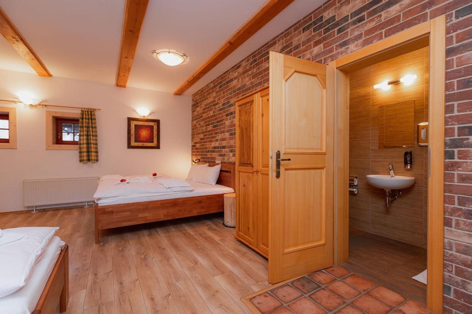 Wellness Rezort Janosikov Dvor Zázrivá Buitenkant foto